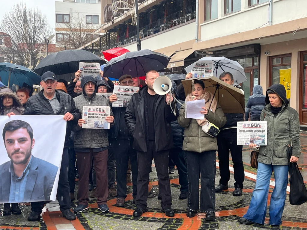 Edirne'de gazeteci İsmail Arı'ya destek açıklaması 
