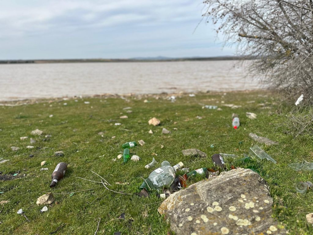 Yüzde 96 doldu, çöple taştı Süloğlu Barajı'nda çevre alarmı