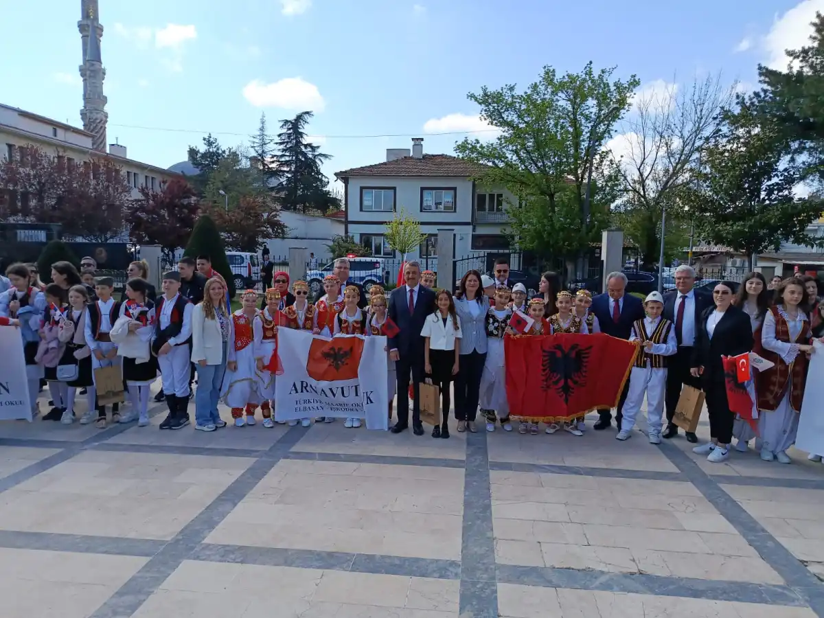 195 Balkan çocuğundan Edirne'de barış mesajı