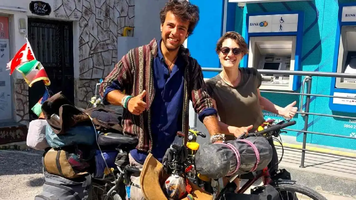 Bisikletle dünya turu yapan çift ülkelerine dönüyor