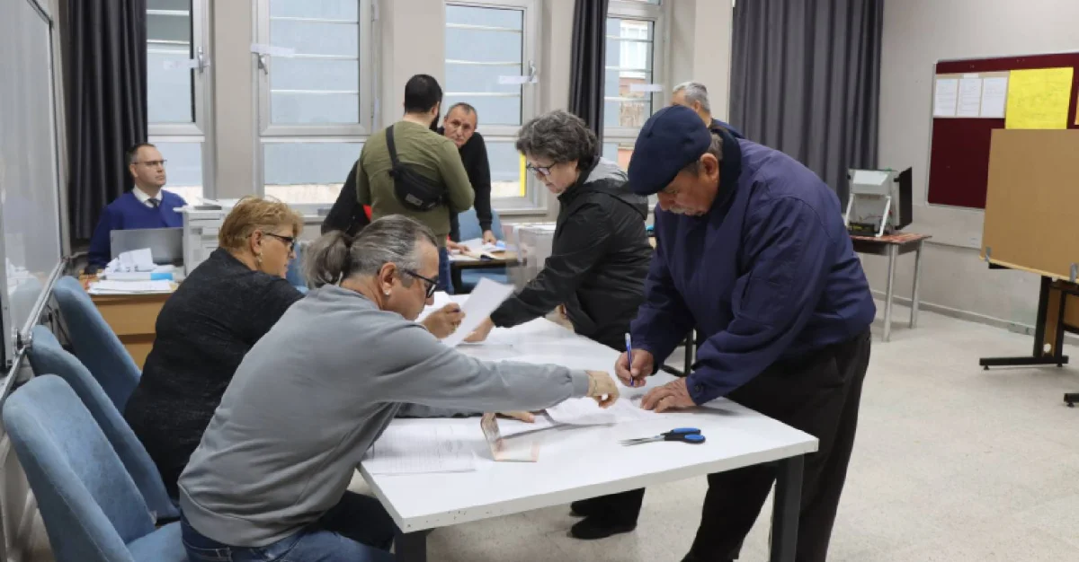 Çifte Vatandaşlar Bulgaristan Seçimi İçin Sandık Başında