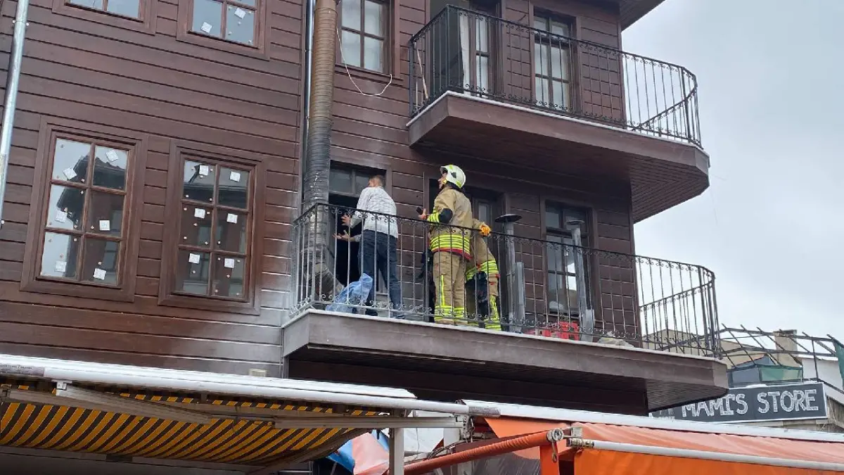 Edirne Saraçlar Caddesi'nde Korkutan Baca Yangını