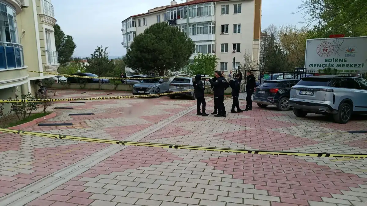 Edirne'de tabancayla kendini yaraladı