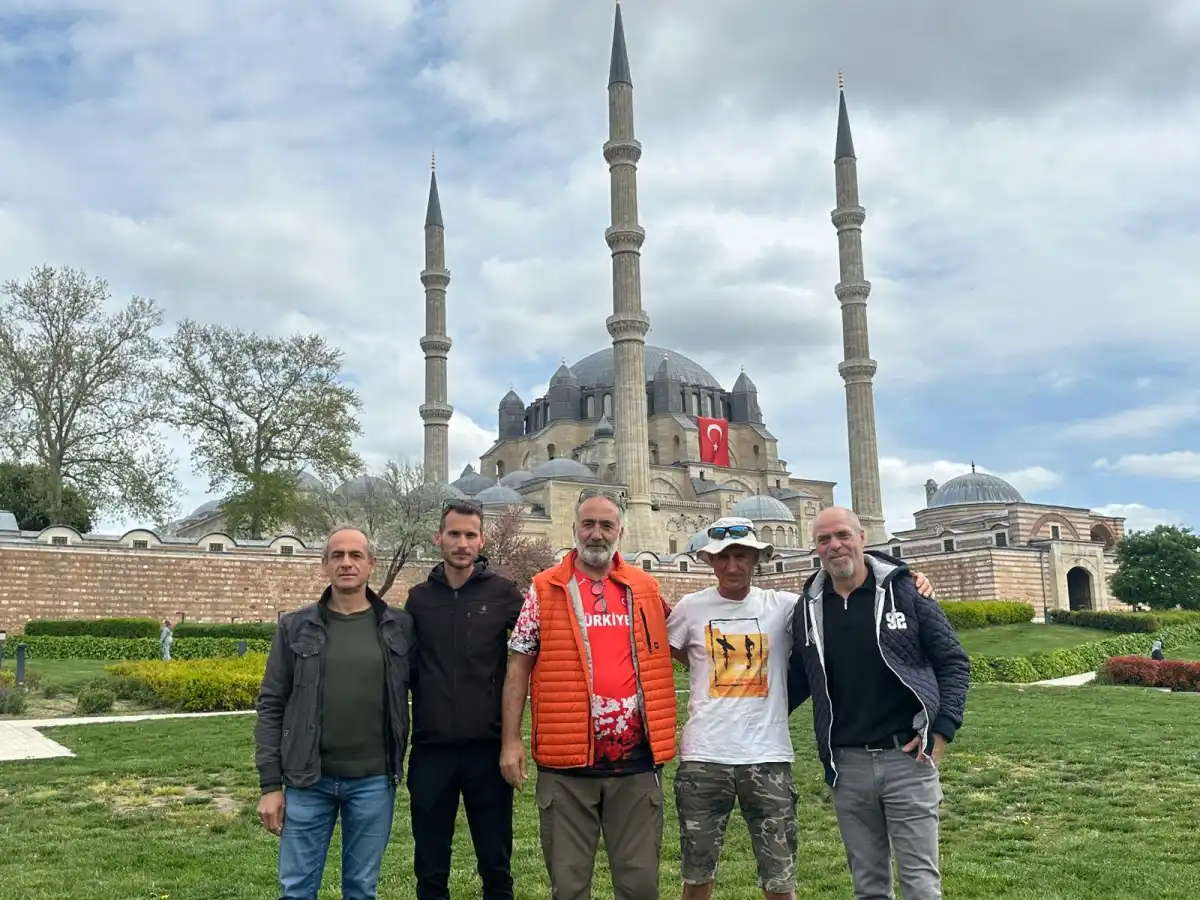 Edirneli  maratonculardan Selimiye Meydanı’nda Destek Çağrısı