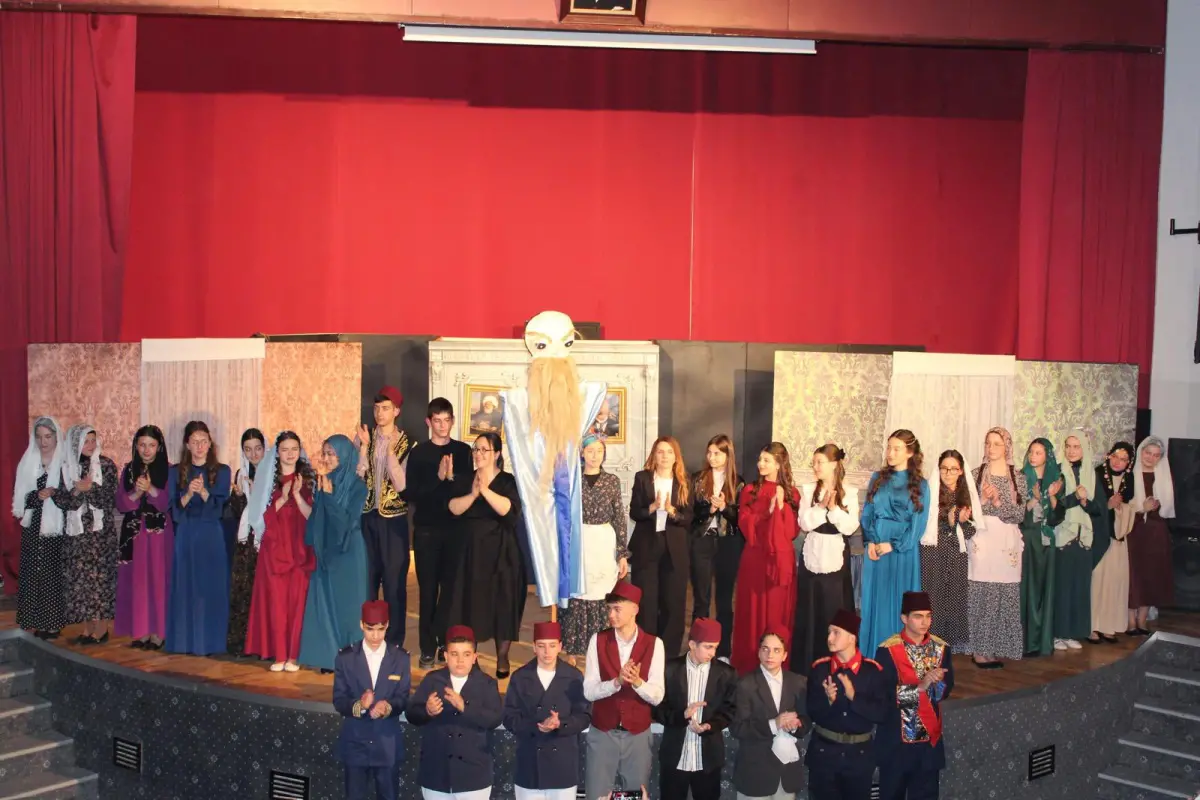 “Gulyabani” Trakya Üniversitesi sahnesinde!