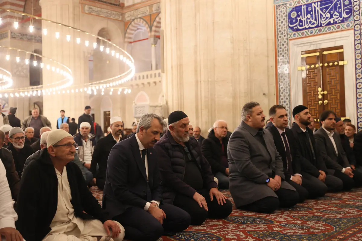 Hacı adayları Selimiye Camisi'nden dualarla kutsal topraklara uğurlandı