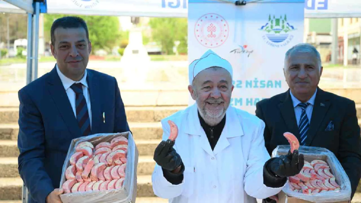 Kakava Coşkusu Başlıyor: Vatandaşlara “Kakava Kurabiyesi” İkram Edildi