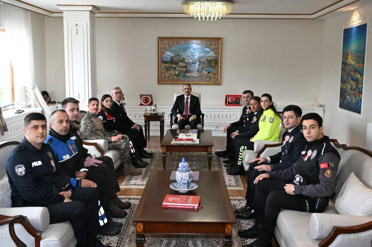 Polis Teşkilatından Vali Sezer’e Anlamlı Ziyaret