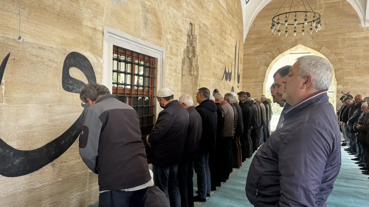 Saldırıda Hayatını Kaybedenler İçin Gıyabi Cenaze Namazı Kılındı