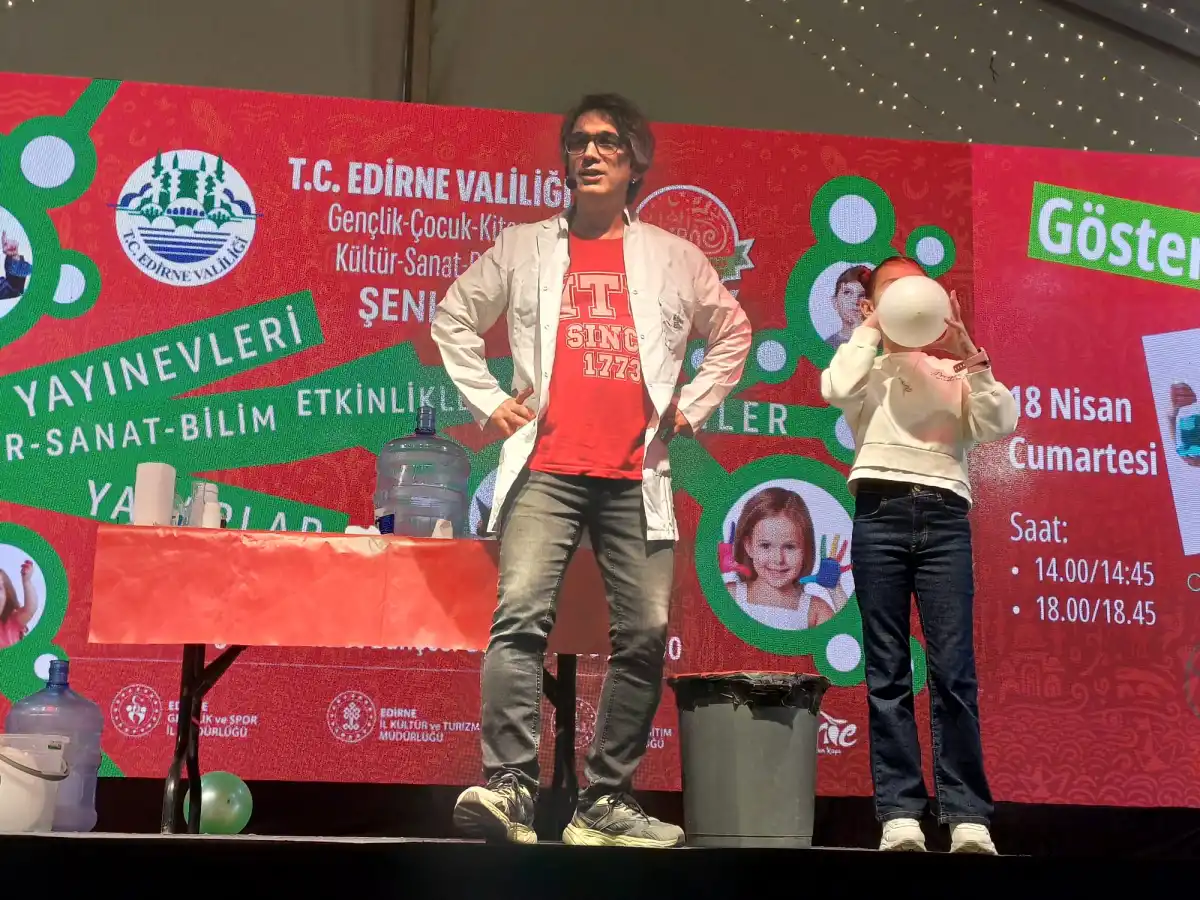 Şenlikte tiyatro tadında deney