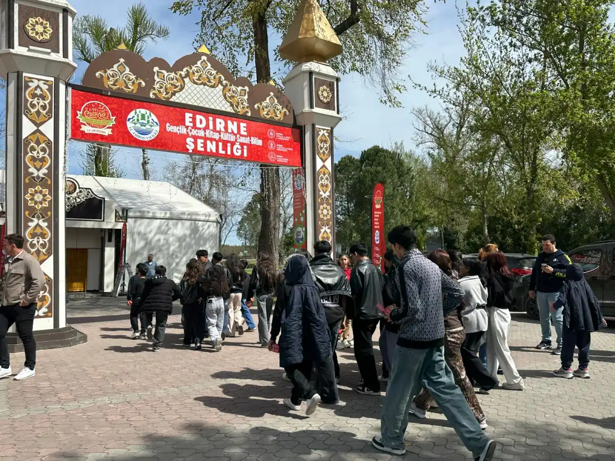 Söğütlük'te öğrenciye 'şenlik' var