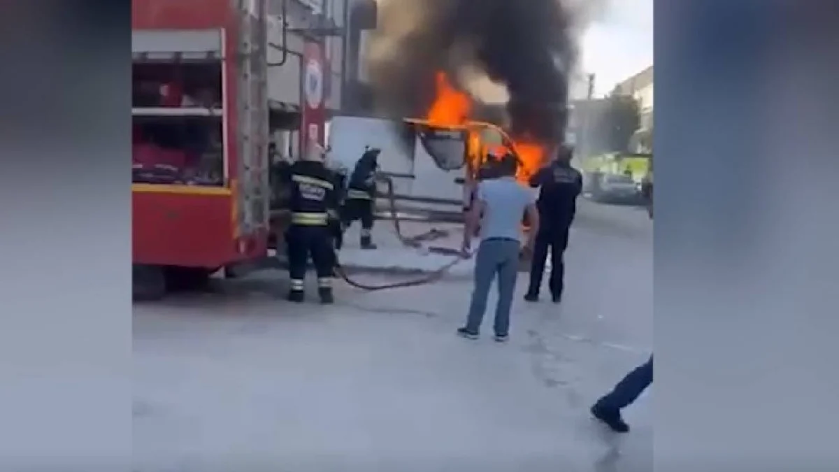 Tekstil Yüklü Panelvan Alev Aldı!