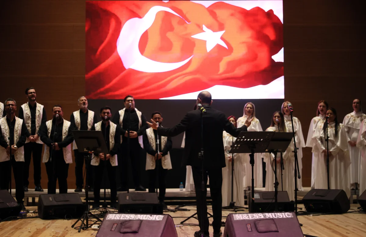 Antakya Medeniyetler Korosu deprem dayanışmasını konserlerle yaşatıyor
