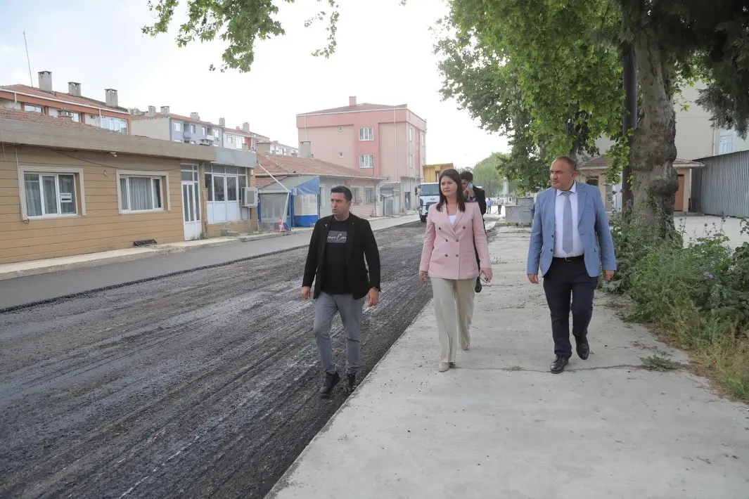 Başkanı Gencan, üstyapı çalışmalarını yerinde  inceledi