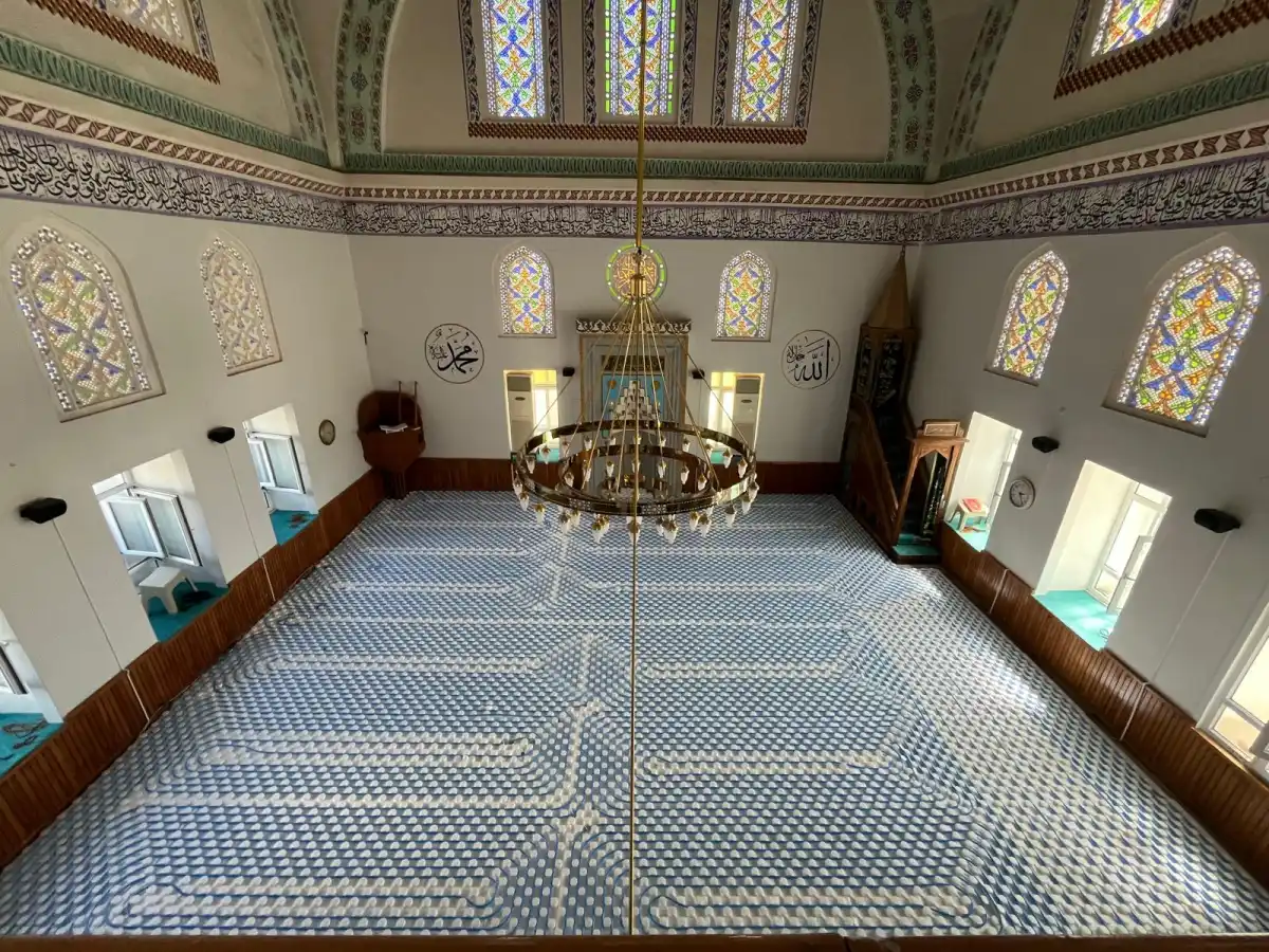 Cami ısıtma tesisatı yenileniyor