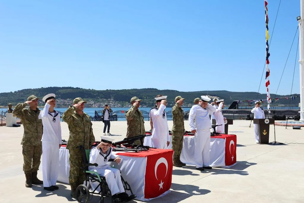 Çanakkale'de engelli gençler üniforma giyip bir günlüğüne temsili asker oldu