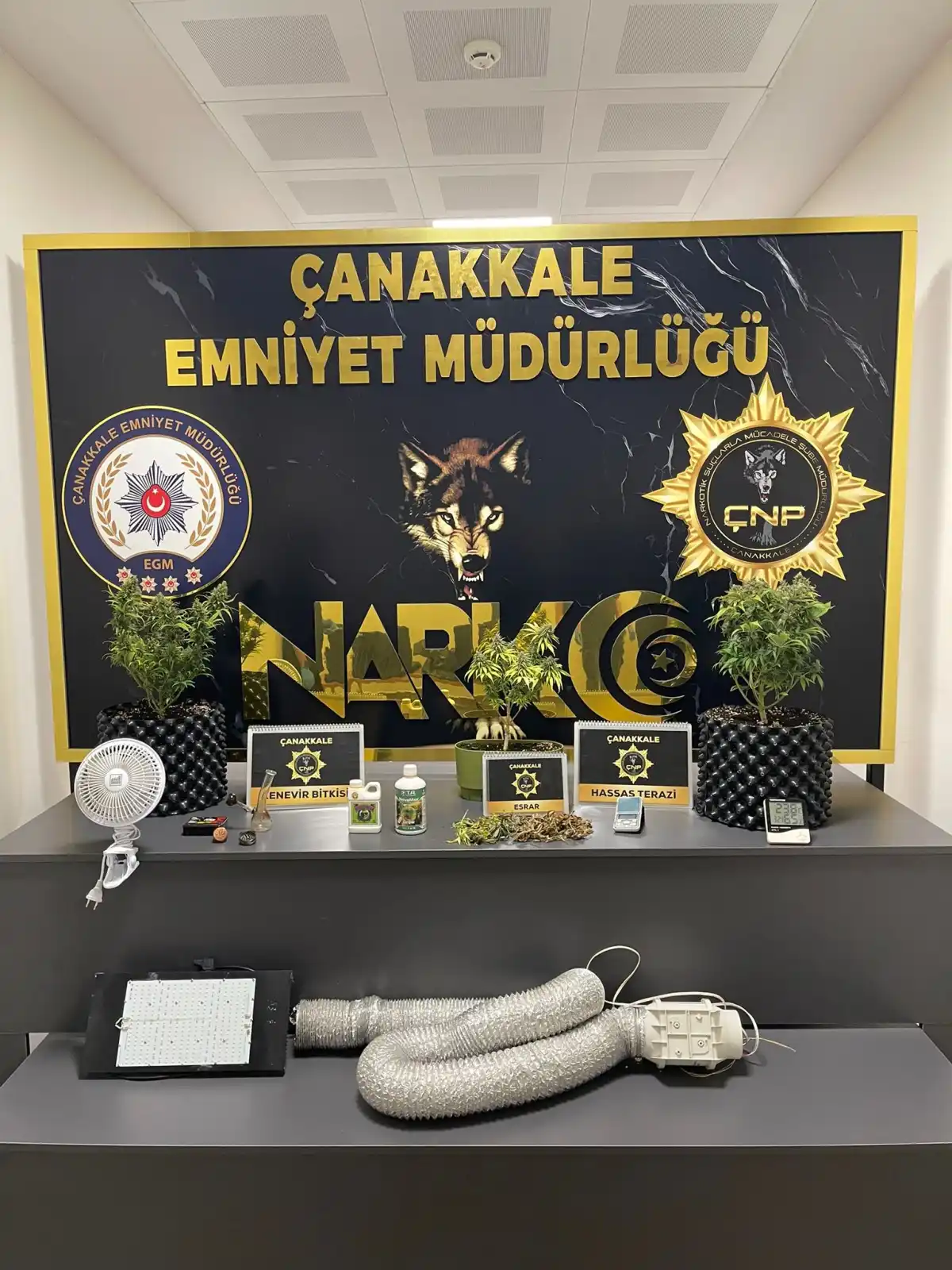 Çanakkale'de uyuşturucu operasyonunda yakalanan 5 zanlı tutuklandı