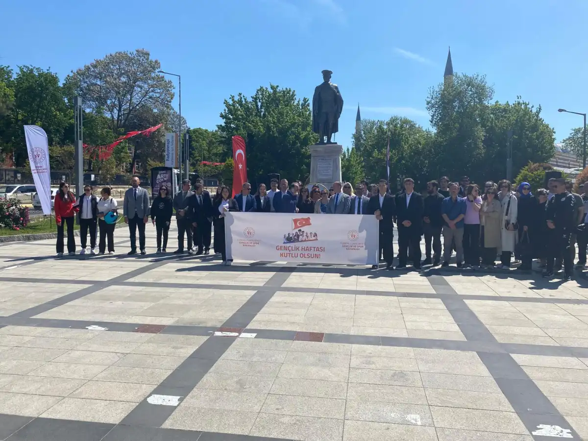 Edirne gençliği Ata'nın huzurunda