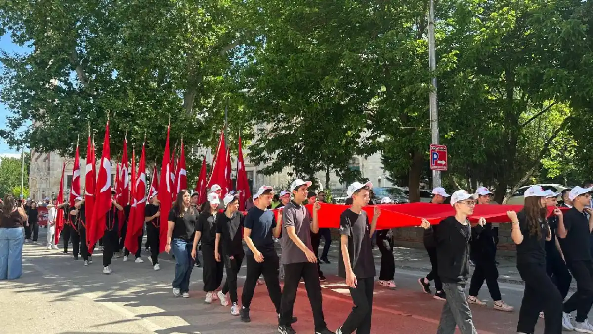 Edirne’de 19 Mayıs Coşkusu Kortejle Başladı