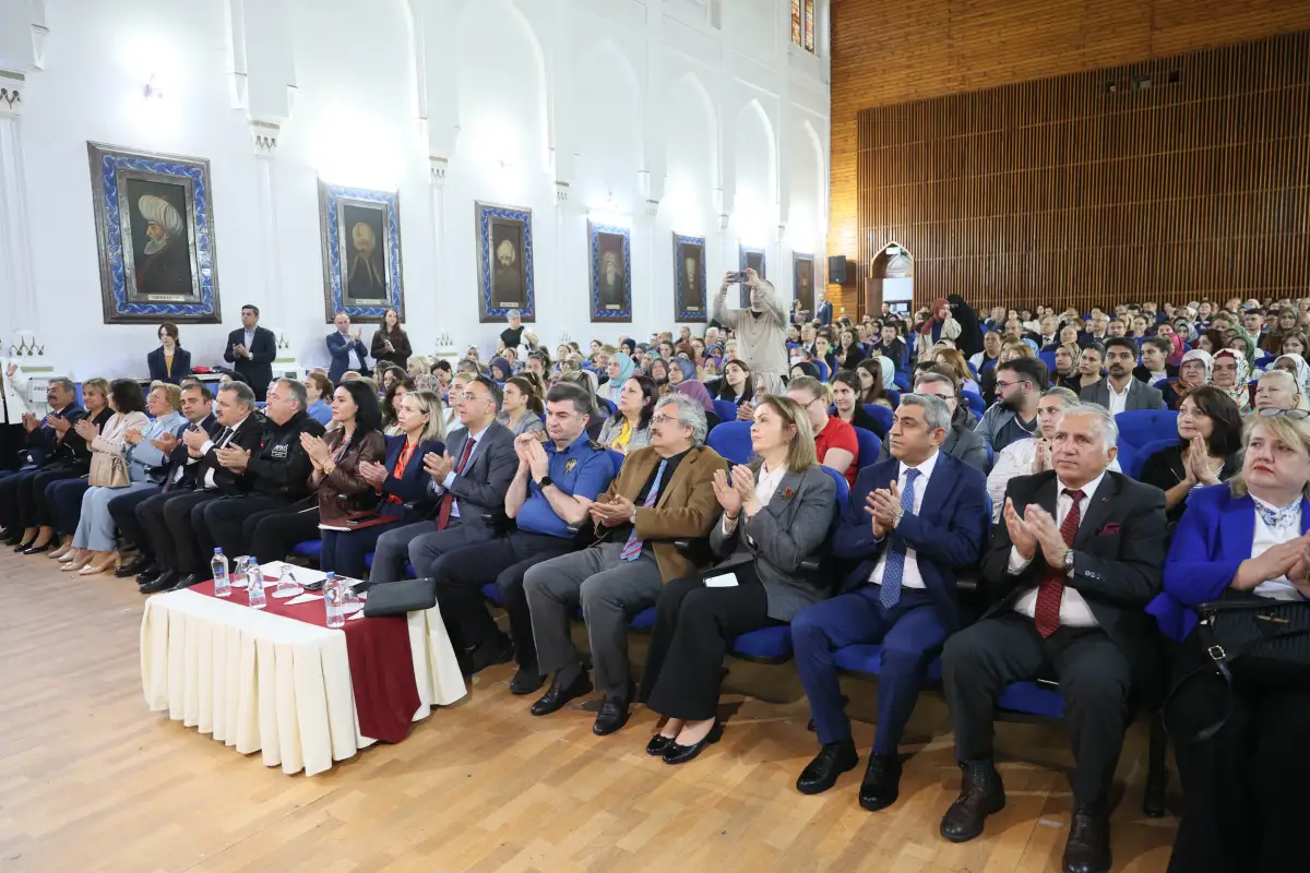 Edirne'de "Aile ve Nüfus On Yılı" söyleşisi düzenlendi