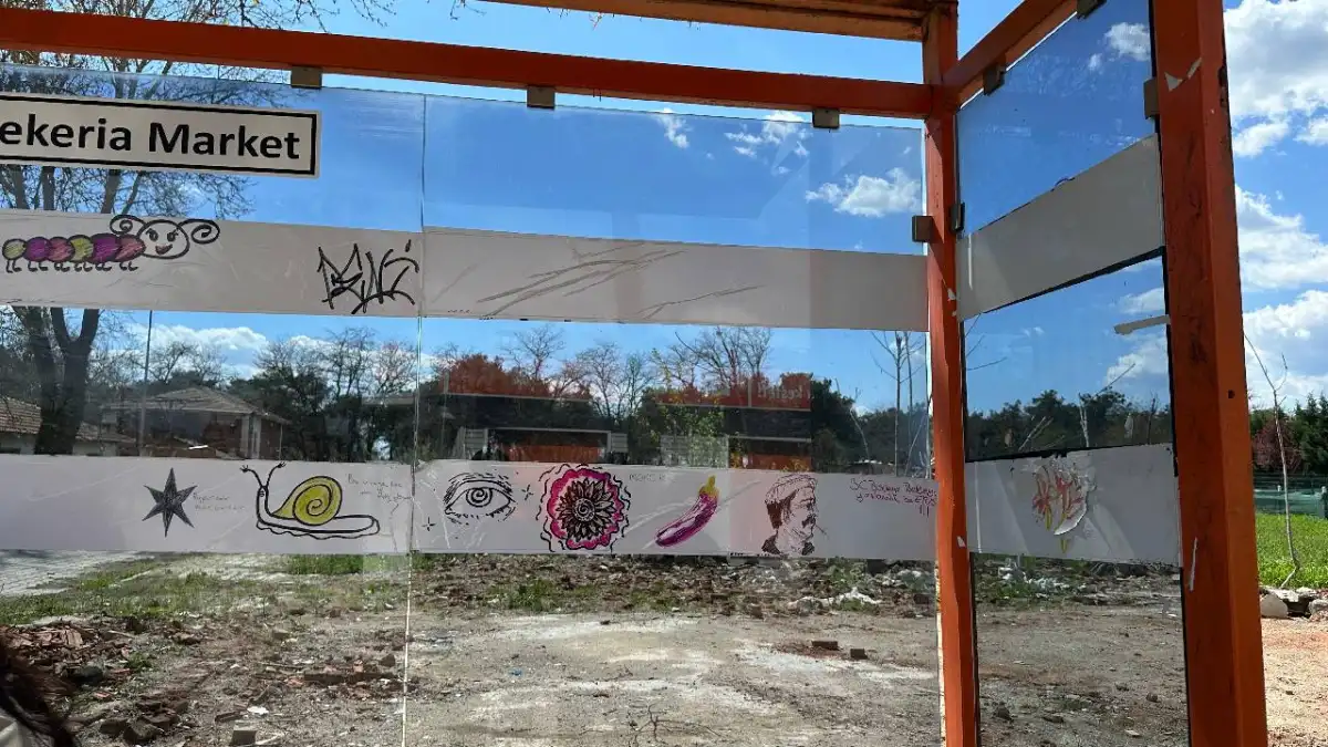 Edirne'de Gülümseten Durak Mesajı!