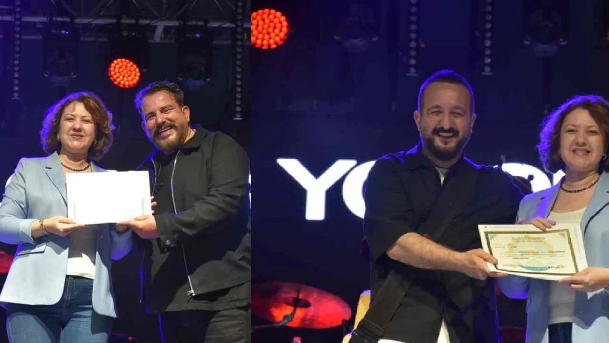 Gece Yolcuları üyeleri diplomalarını yıllar sonra sahnede aldı
