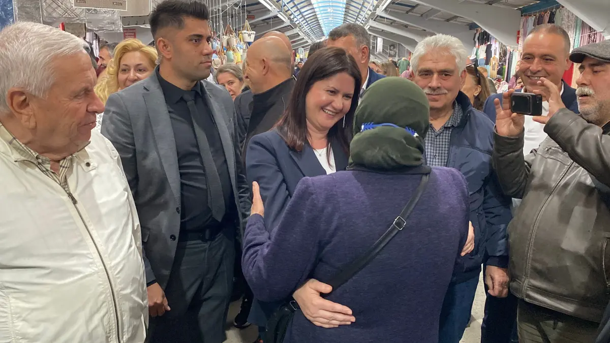 Gencan'dan Balkan Pazarı'na ziyaret: İlk gününde yoğun ilgi