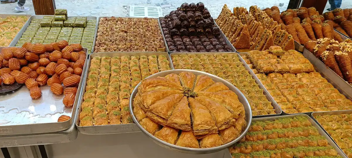 Kampanyalı Baklavaya Talep Yoğun, Kuyruklar Oluştu