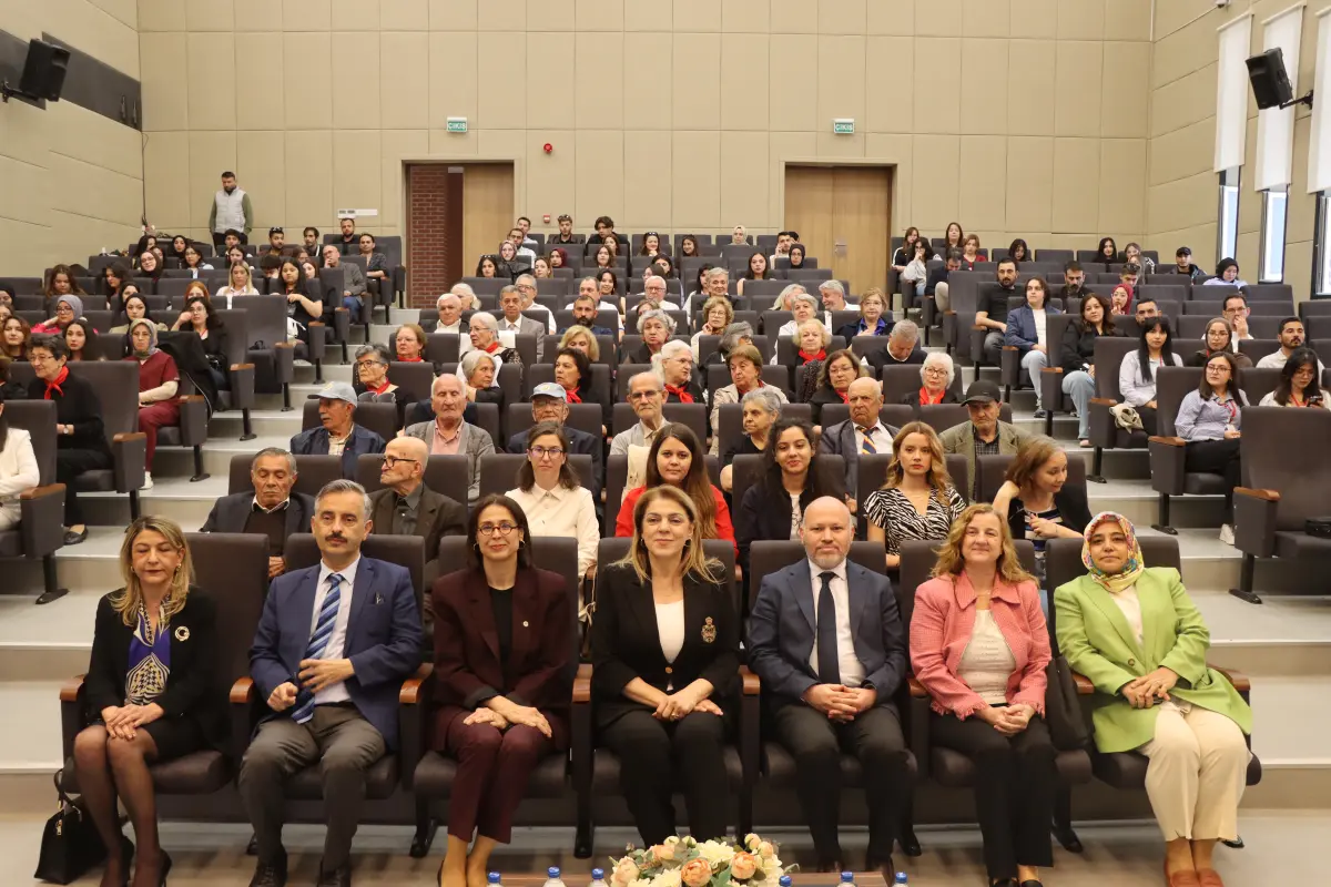 KLÜ'de "60+ Tazelenme Üniversitesi"nin akademik yılı kapanışı yapıldı