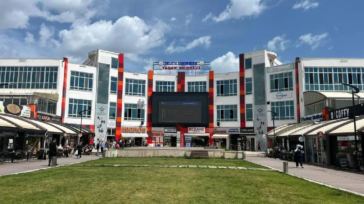 Öğrenciye Lezzet Lüks, Karın Doyurmak Mesai Oldu!