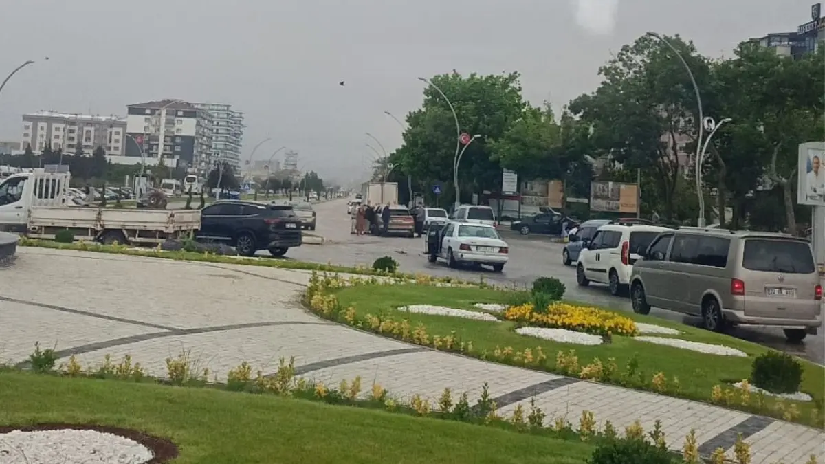 Olin kavşağında kaza