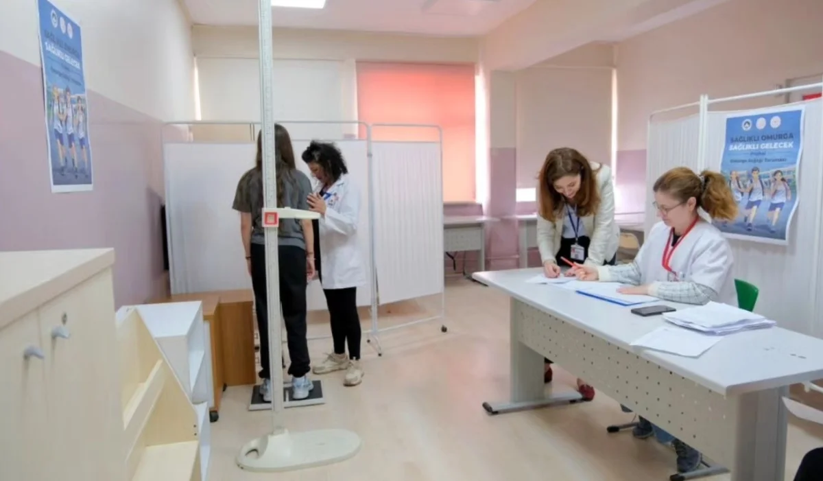 Ortaokul öğrencilerine 'skolyoz' taraması