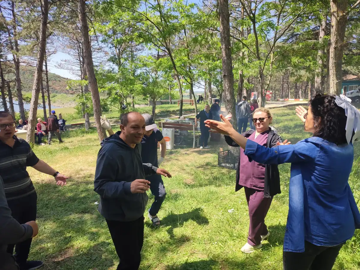 Özel gereksinimli bireyler piknik yaptı