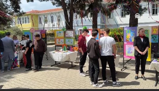 Özel Öğrencilerden Atık Malzemelerle Sergi
