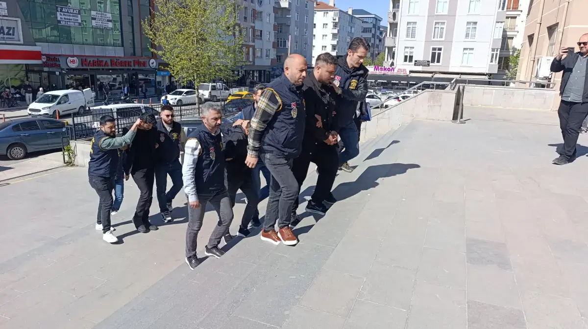 Telefon dolandırıcılığı yapan 3 şüpheliden 2'si tutuklandı