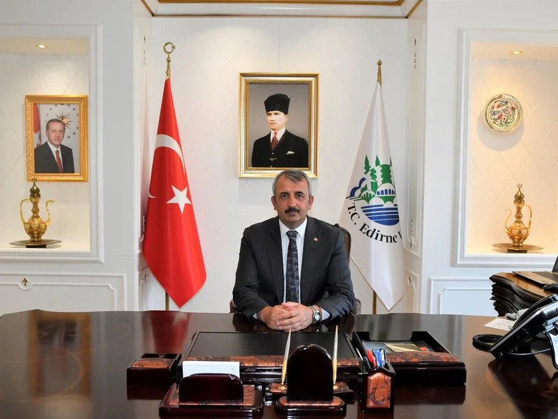 Vali Sezer’den 19 Mayıs Mesajı: “Gelecek Gençlerin Omuzlarında”