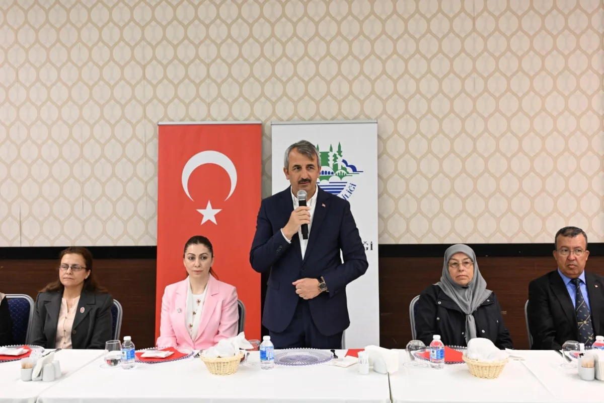 Vali Sezer'den annelere duygulu mesaj: 'Vefayı sizden öğrendik'