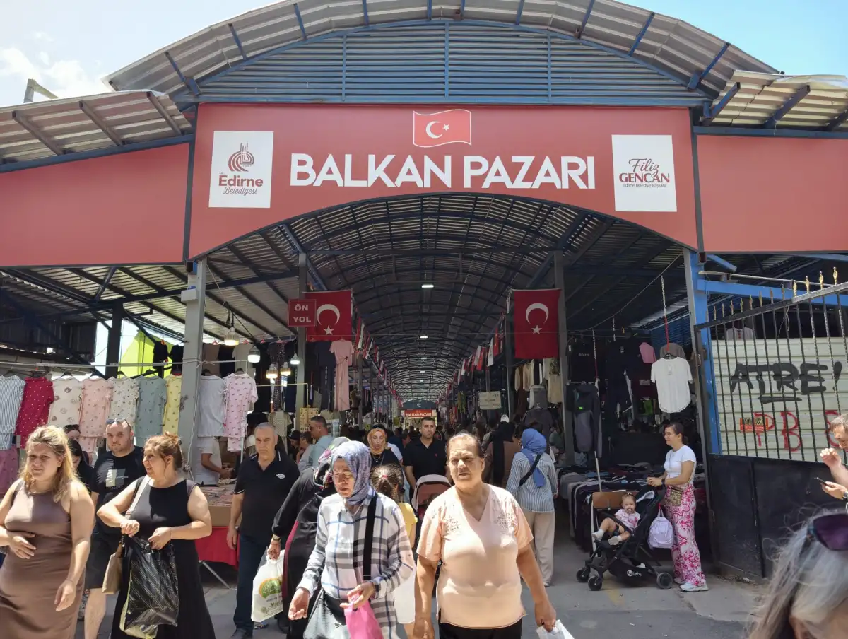 Balkan Pazarı’nda Cuma Bereketi