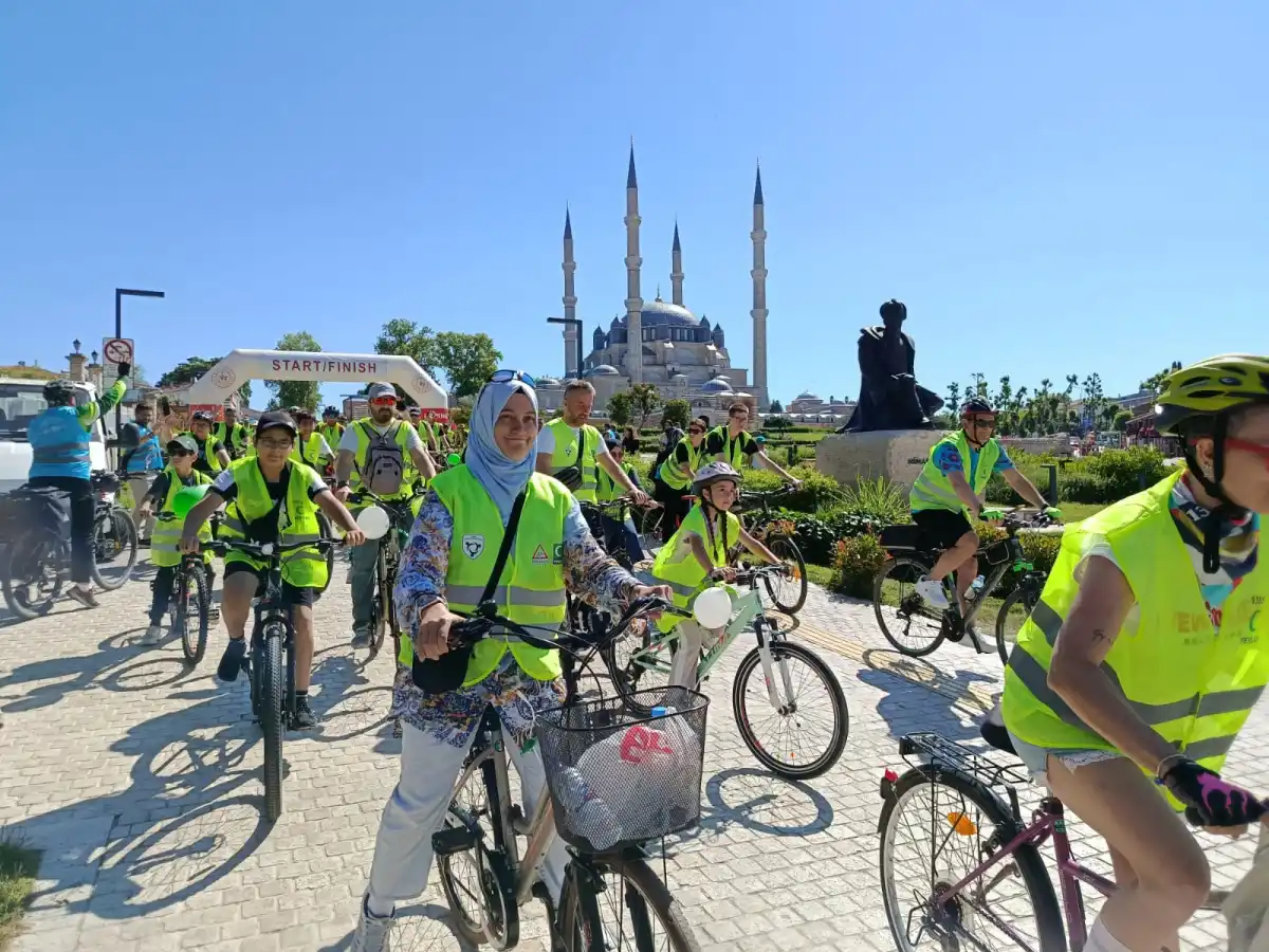 Edirne'de pedallar sağlıklı gelecek için döndü