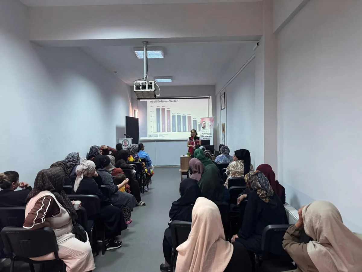 Keşan'da kursiyerlere yönelik farkındalık eğitimleri düzenlendi