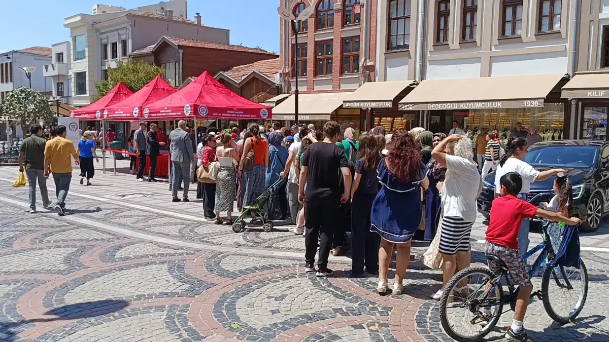 Saraçlar'da bin kişilik aşureye yoğun ilgi