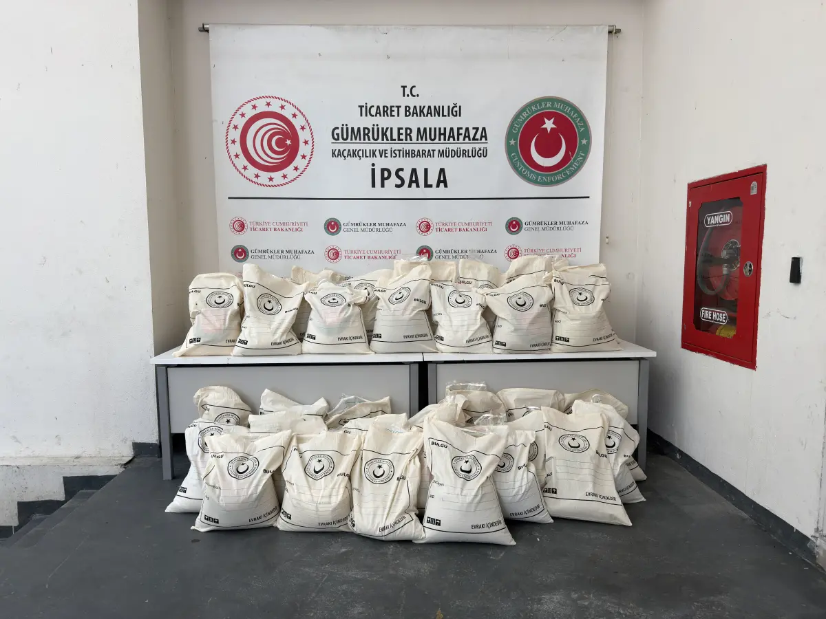 Sınır Kapısı'nda 1 ton 470 kilogram uyuşturucu ele geçirildi