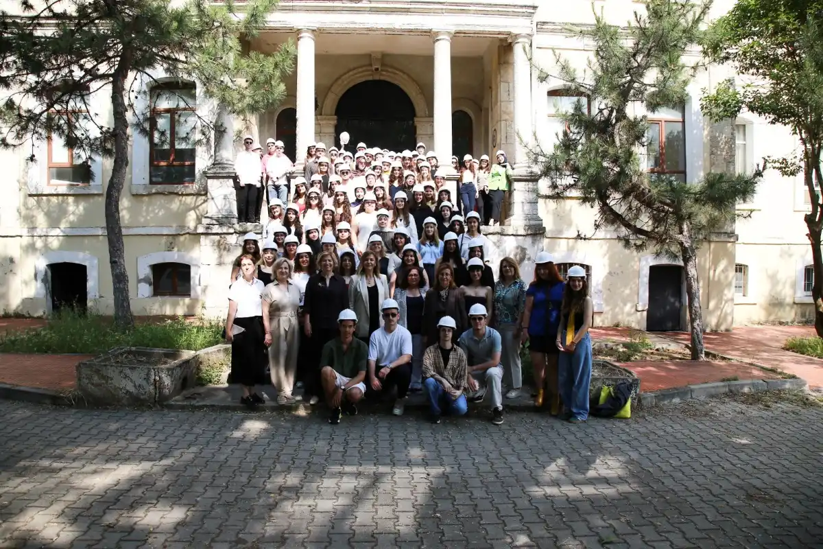 Trakya Üniversitesi'nde bir ilk: Tarihi baret töreni