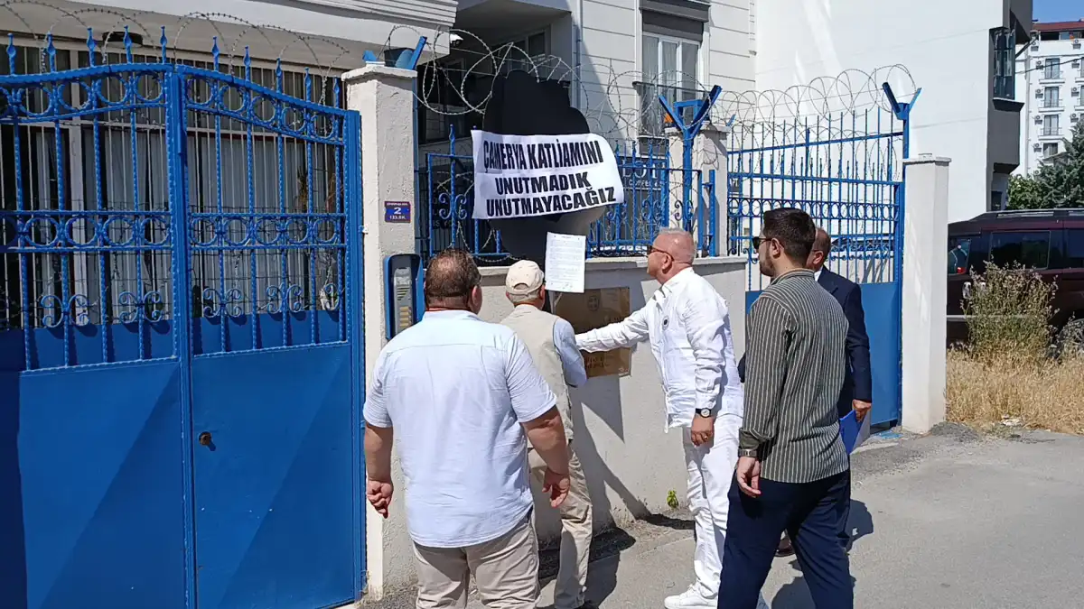 Yunanistan'ın Edirne Konsolosluğu'na siyah çelenk!