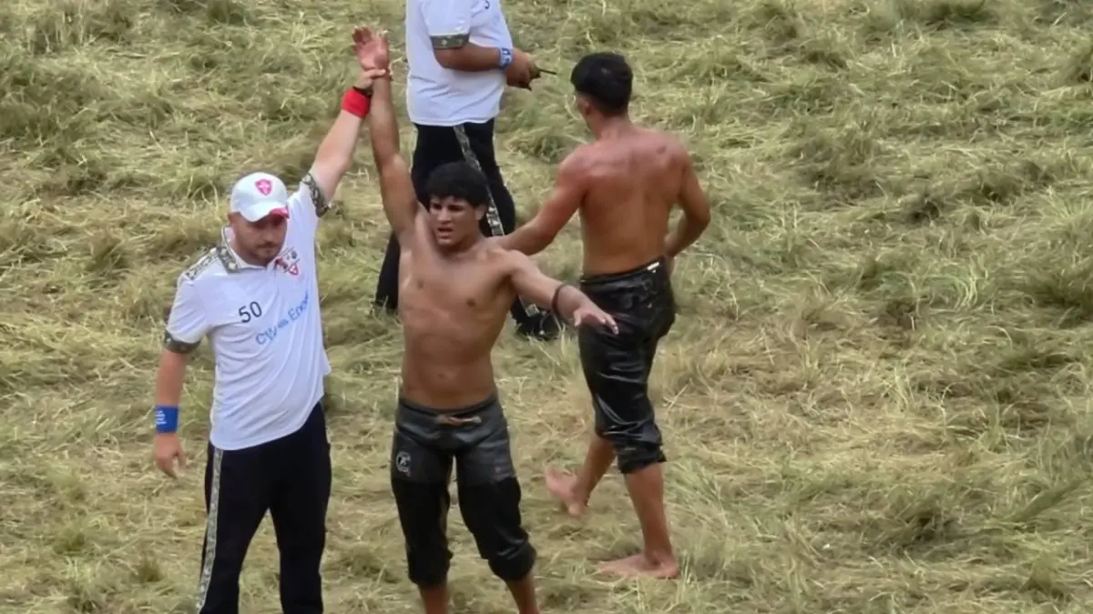Er Meydanı Ayakta Alkışladı! Edirneli Pehlivan Kırkpınar’da Zirvede