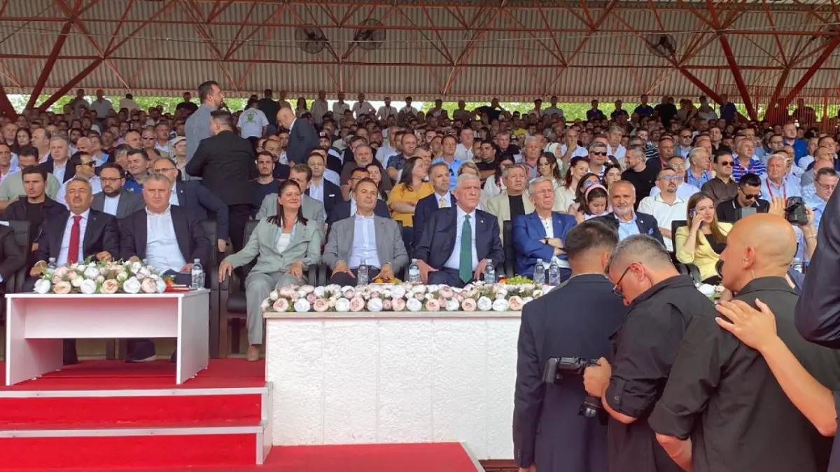 Er Meydanı'nda Siyaset Zirvesi!