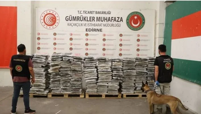 Kapıkule Gümrük Kapısı'nda 1,2 ton uyuşturucu ele geçirildi