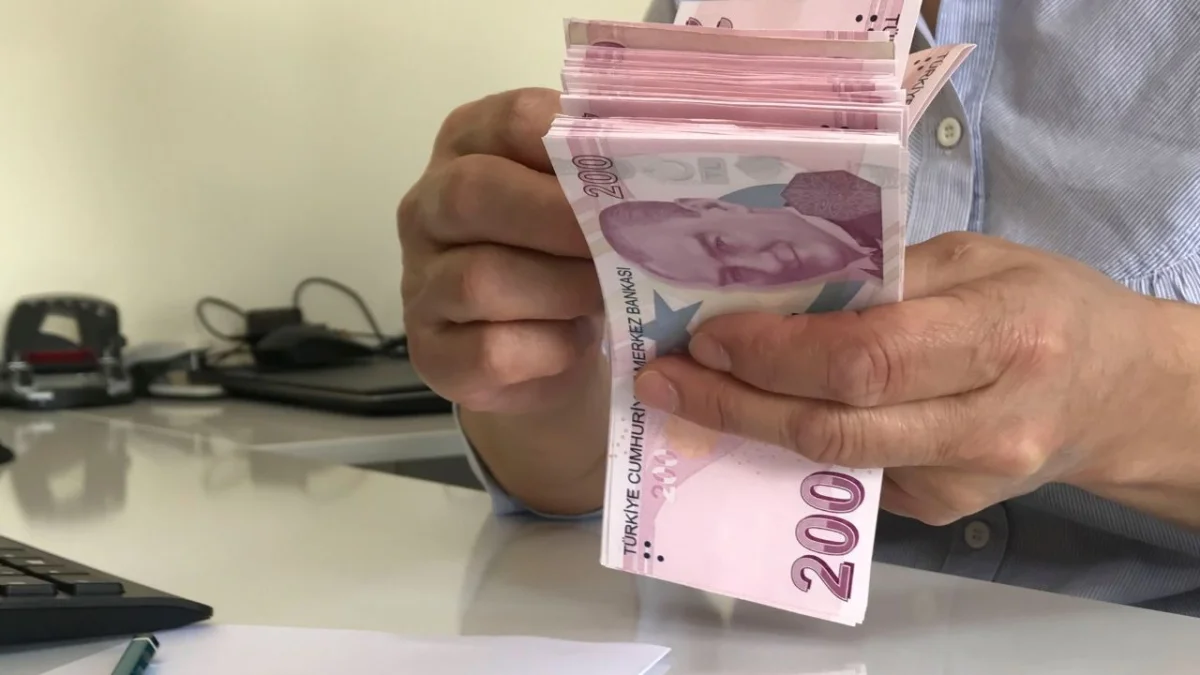Kredi Çekmeyi Düşünenler Dikkat! Faiz Oranları ve Geri Ödeme Planı Neden Önemli?
