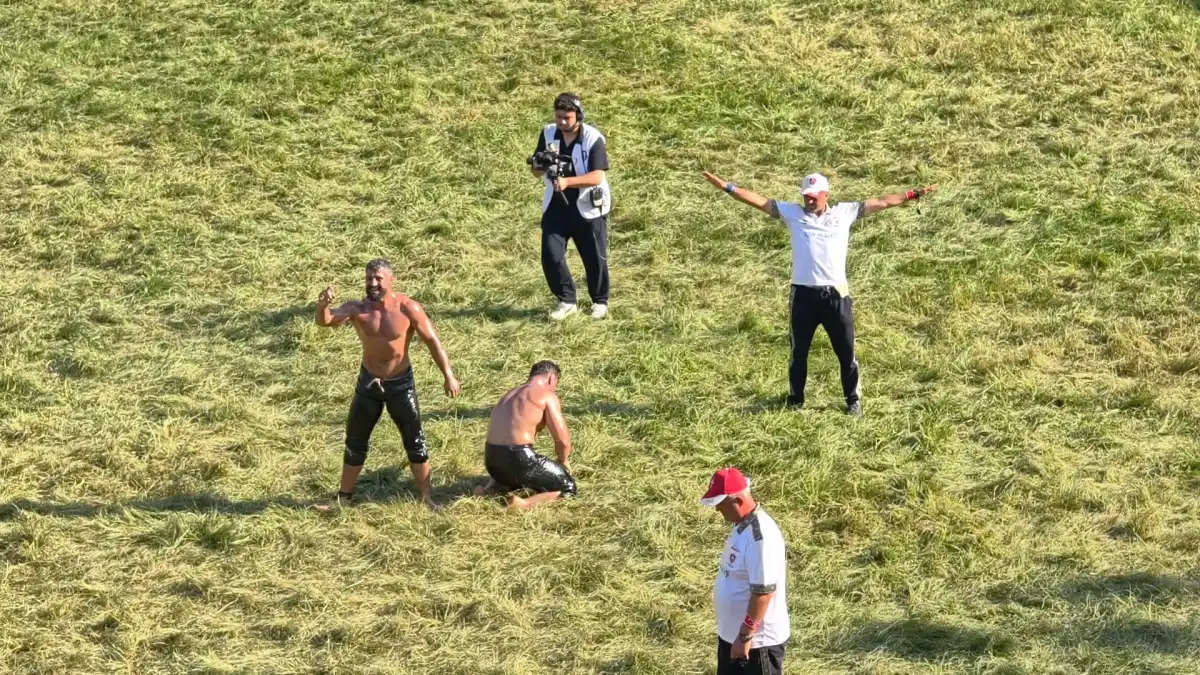 Yunus Emre Yaman, rakibi Seçkin Duman’a yenildi. Duman çeyrek finalde güreşecek.