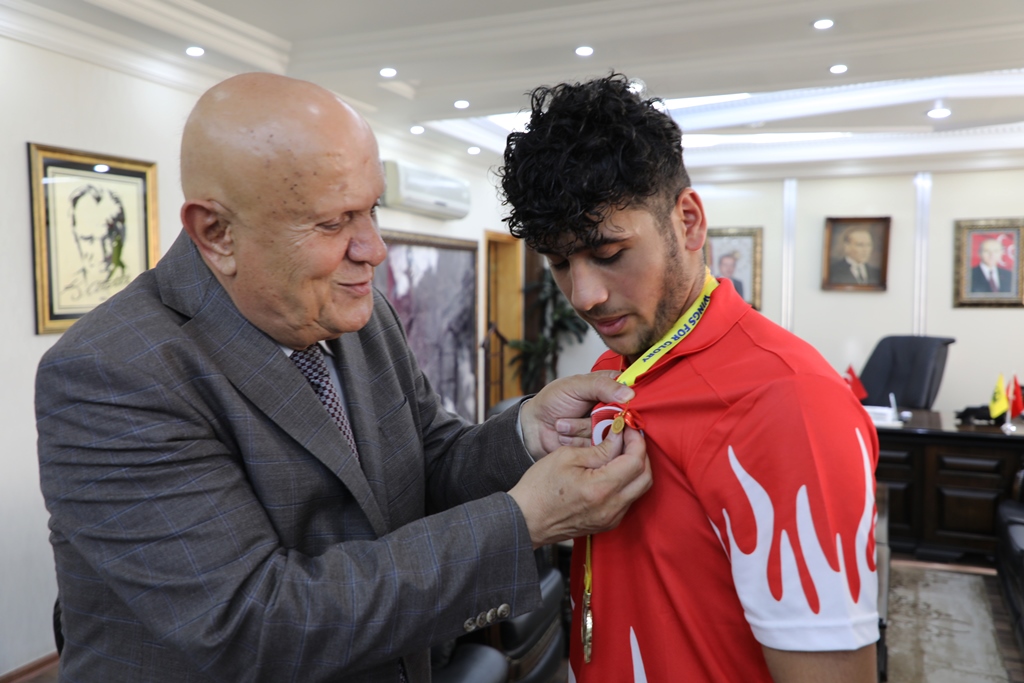 Başkan Pekmezci, Avrupa şampiyonunu Kabul Etti